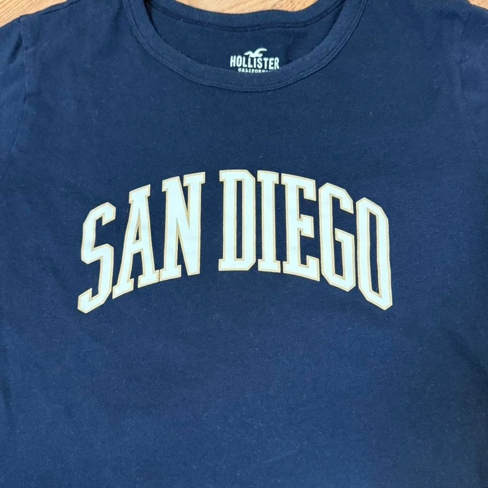 Hollister navy blue crop top t shirt San Diego California 100% Cotton Sz Small - Picture 2 of 6